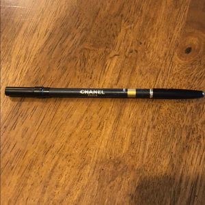 Chanel Le Crayon Levers precision lip definer